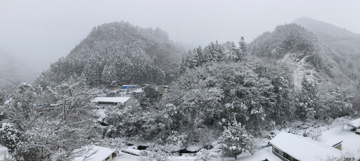 祖谷の風景/窓からの雪景色