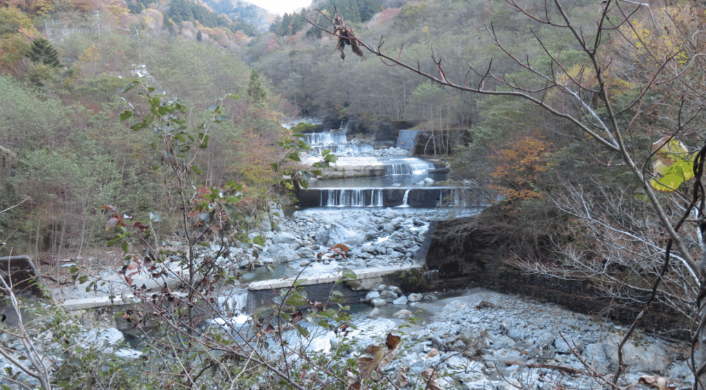 平谷の堰堤群
