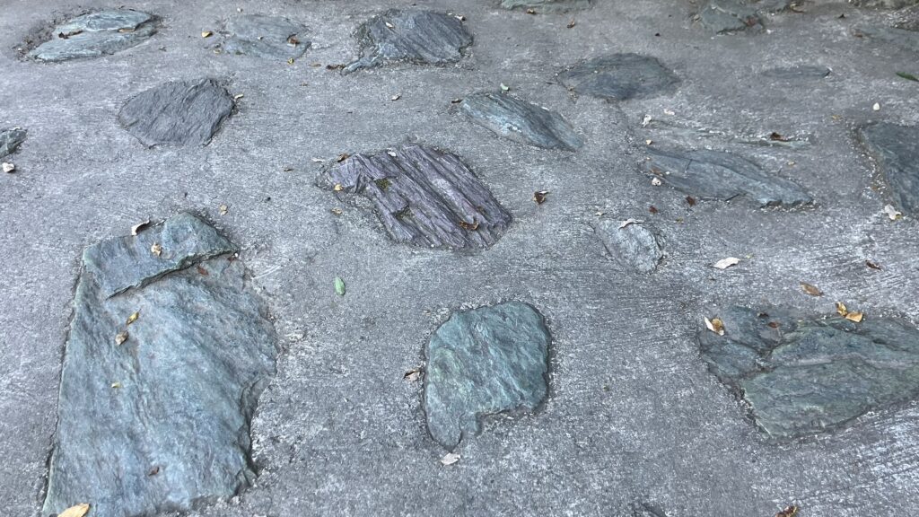 祖谷の鉱物/紅簾石片岩