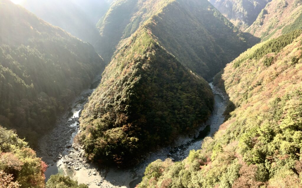 祖谷の観光サイト/ひの字渓谷