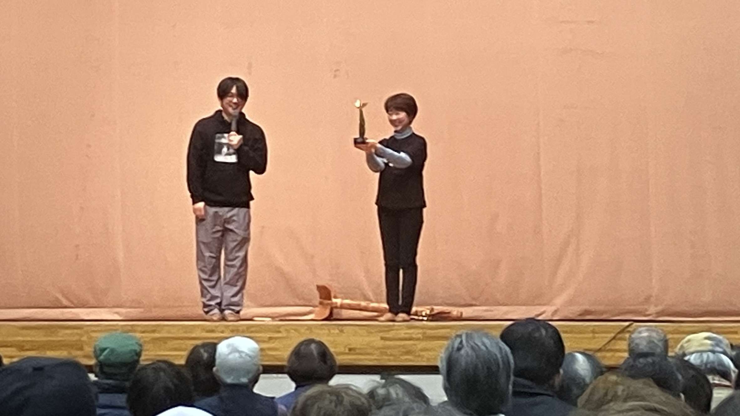 映画”黒の牛”試写会