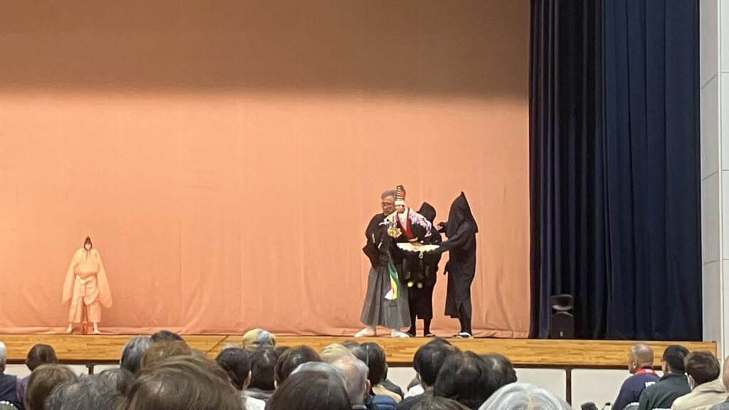 映画”黒の牛”試写会