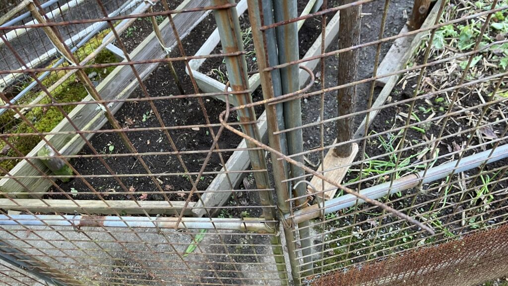 祖谷の生活/害獣除けゲージ