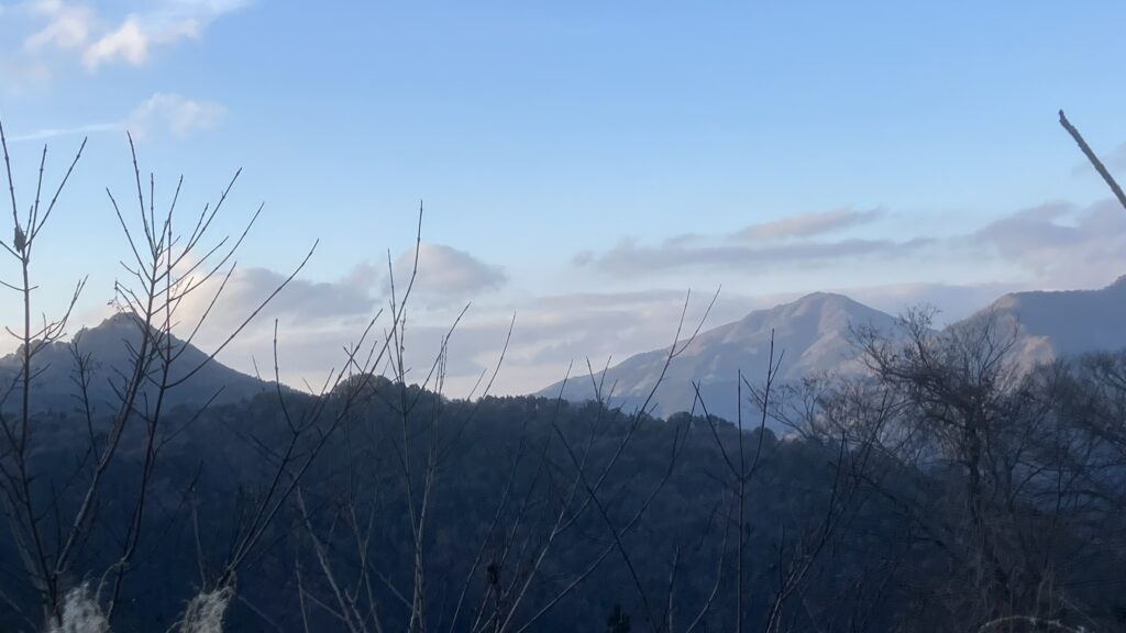 天上の林道からの景色/中津山