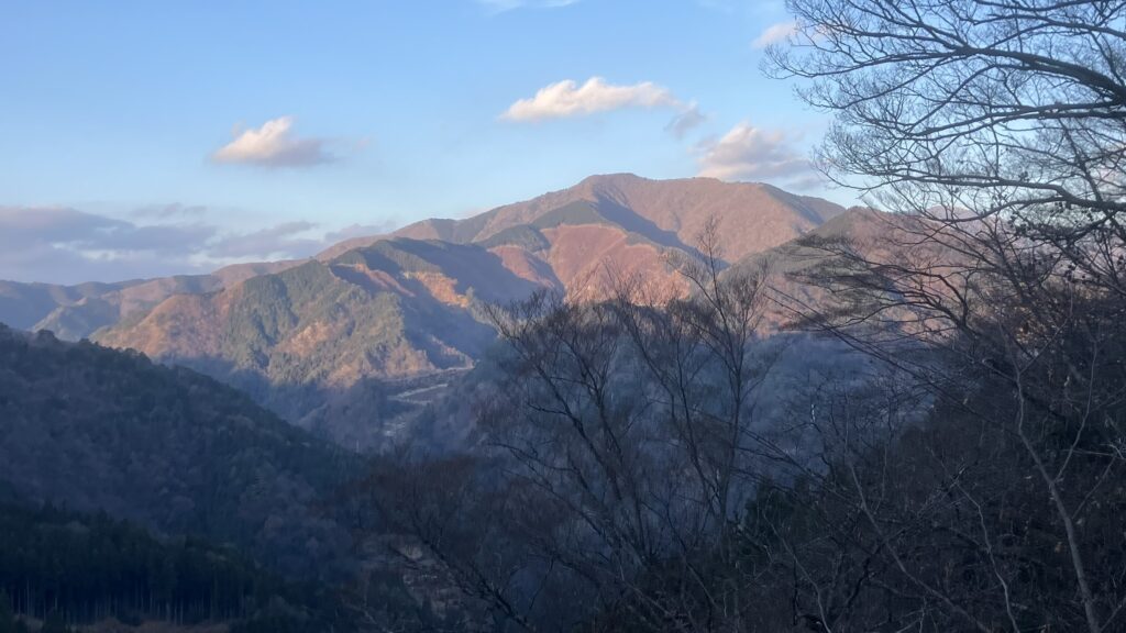 天上の林道からの景色/寒峰