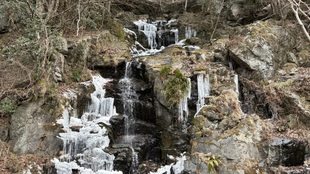 祖谷の観光サイト/冬の虹の谷