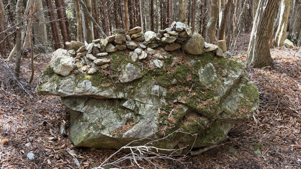 小桧曽山の風景/石積み