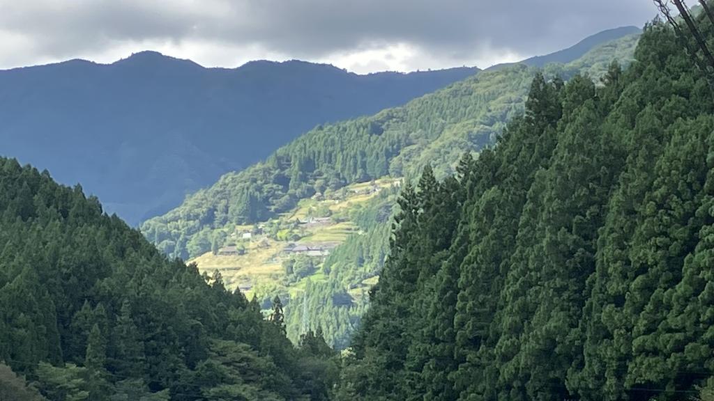 祖谷の風景/スポットライトを浴びる落合集落
