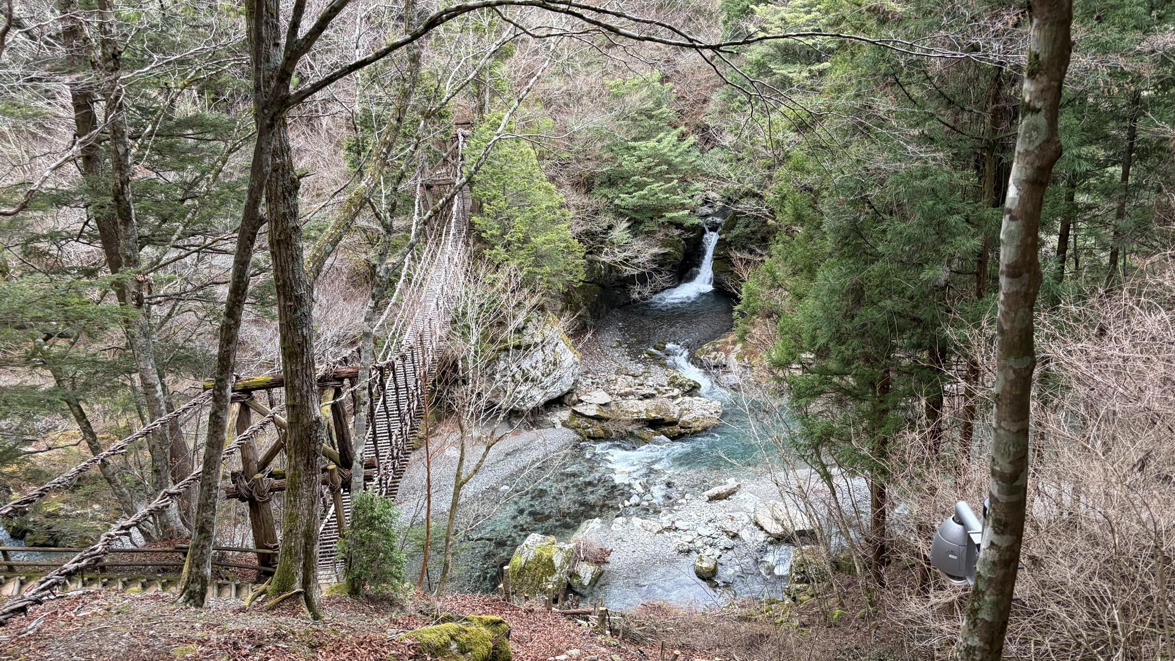 祖谷の観光サイト/奥祖谷二重かずら橋