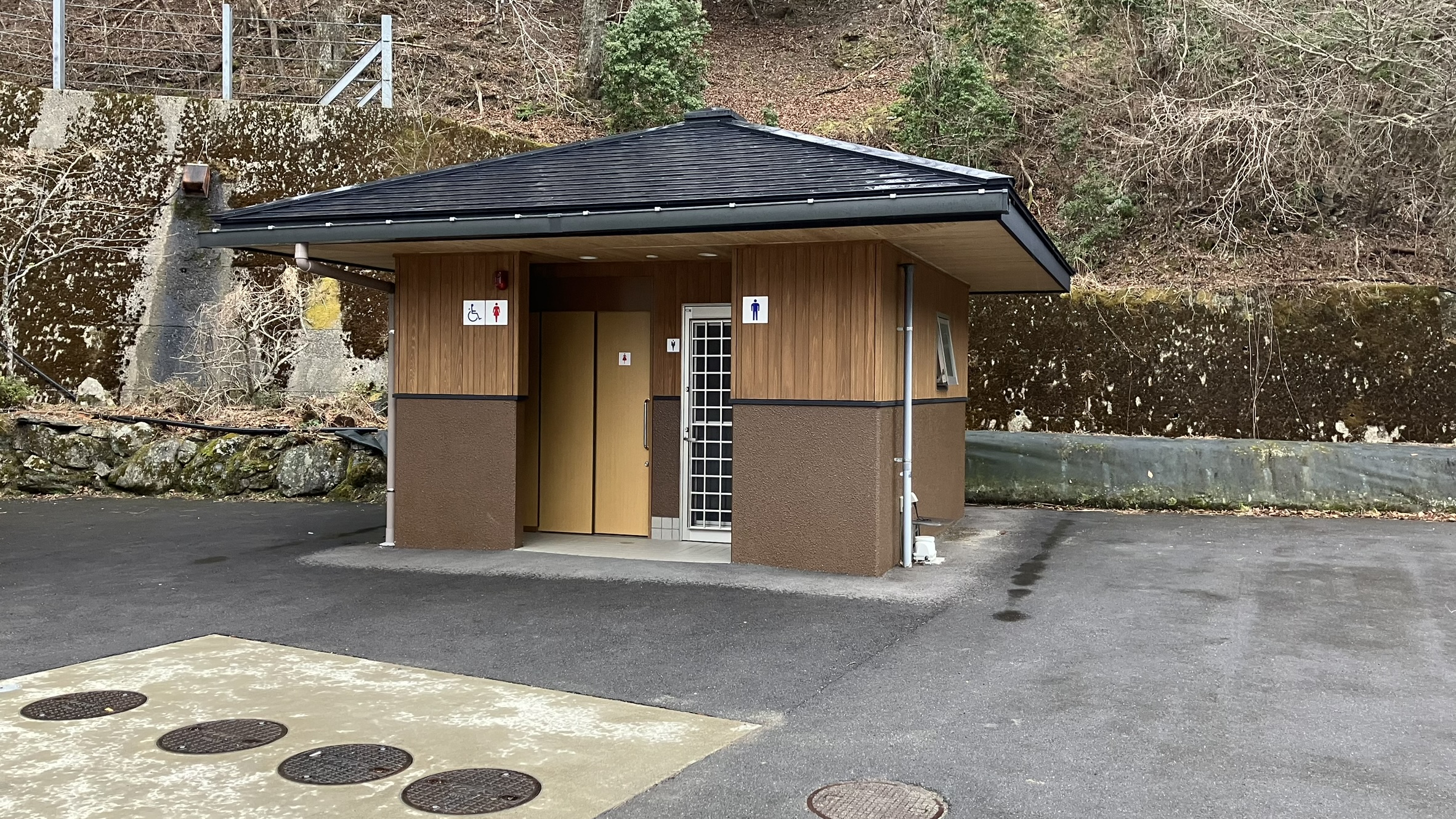 祖谷の観光/かかしの里のトイレ