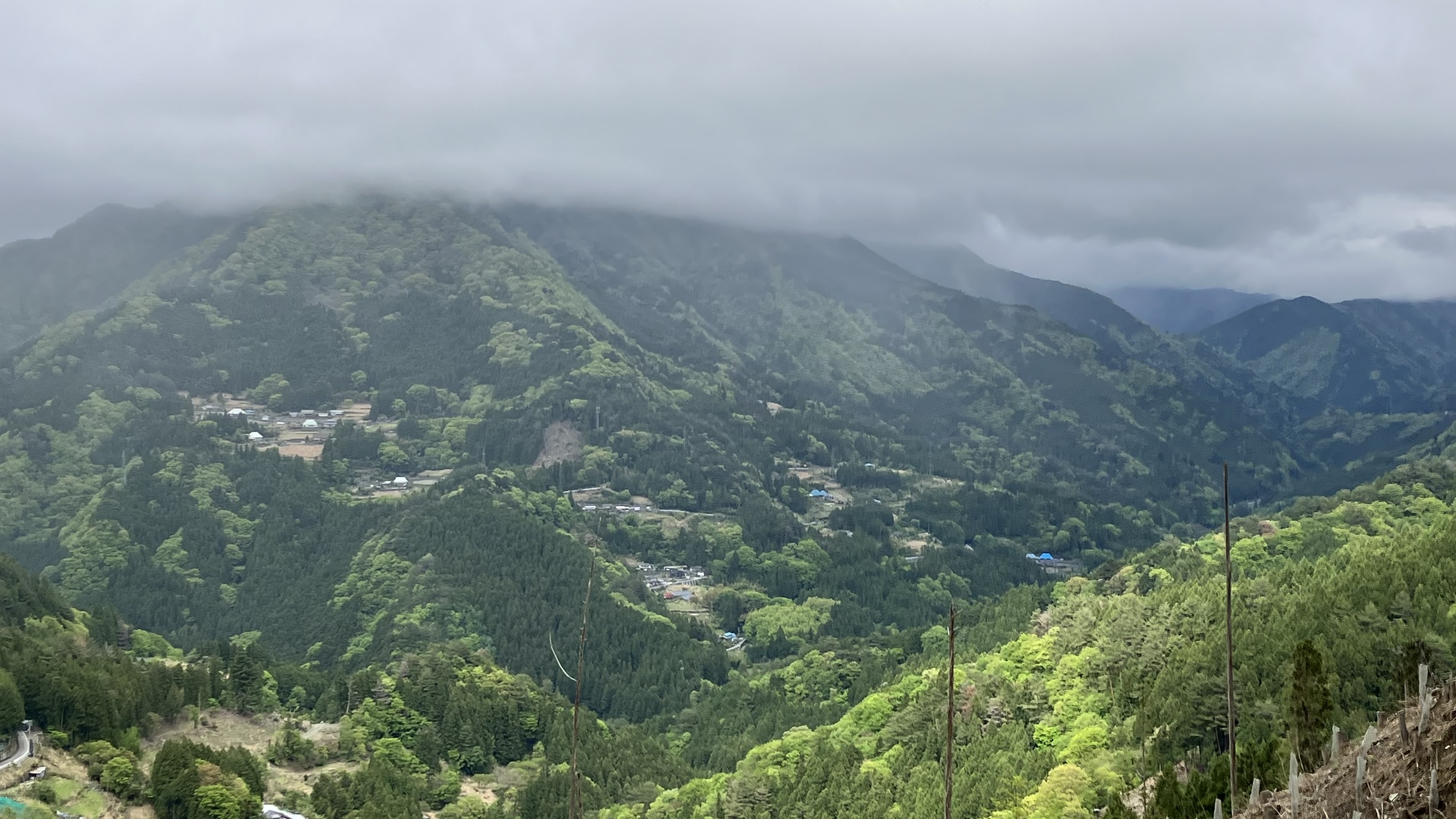 山の上から見た祖谷の集落