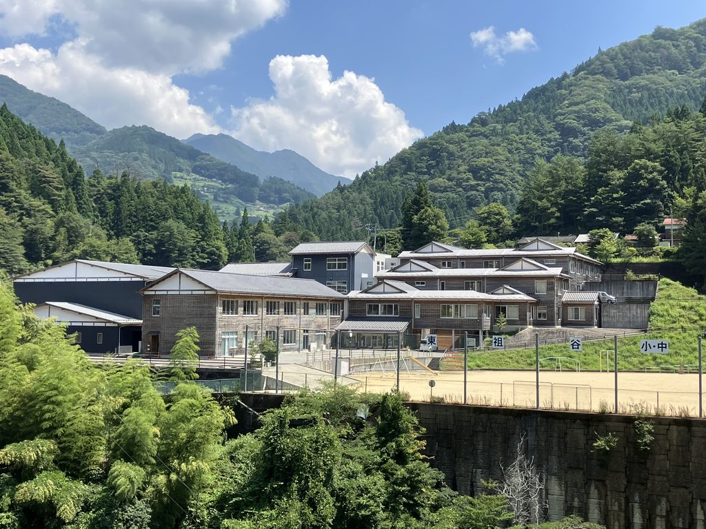 東祖谷小中学校