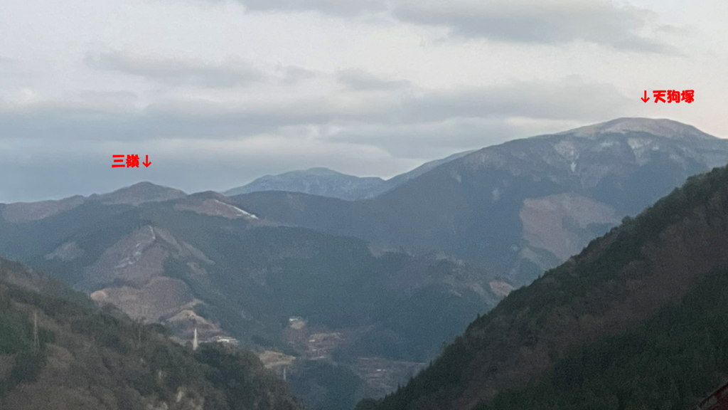 三嶺と天狗塚の風景