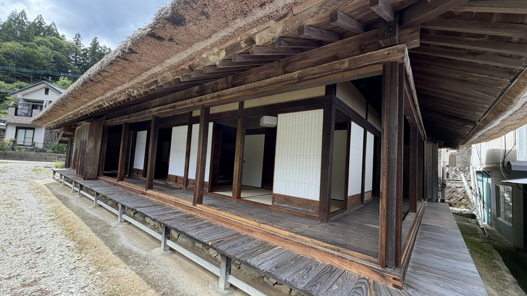 長岡家住宅の縁側と回廊